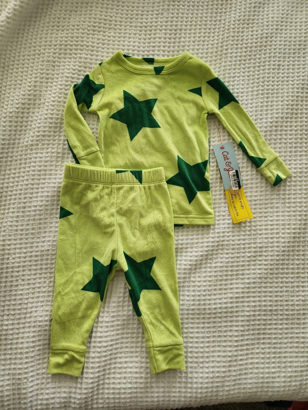 😍✨️NWT Cat And Jack Baby Boy Pajamas Set Green Stars 12 Months